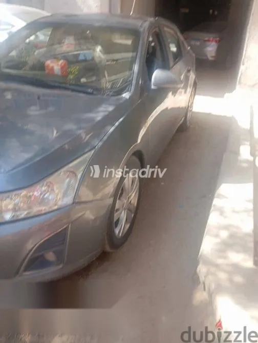 شيفروليه كروز 2013 فضي مستعملة للبيع - 4