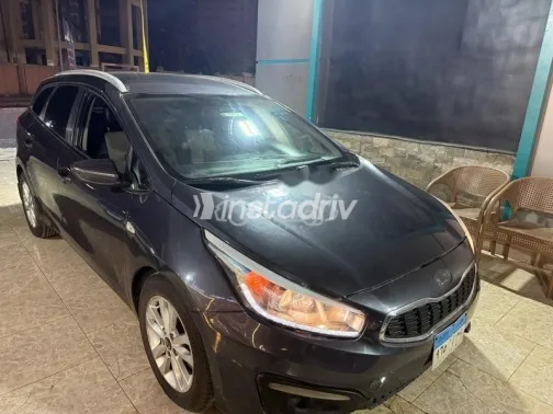 Kia Ceed 2018 Gray Used for Sale - 1