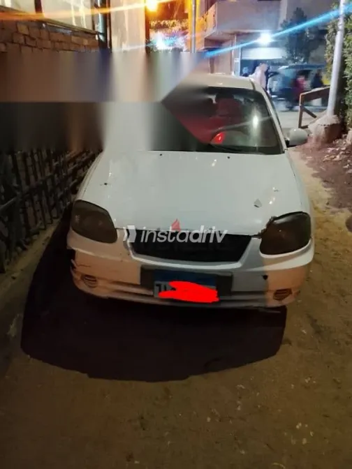 هيونداي فيرنا 2012 أبيض مستعملة للبيع - 1