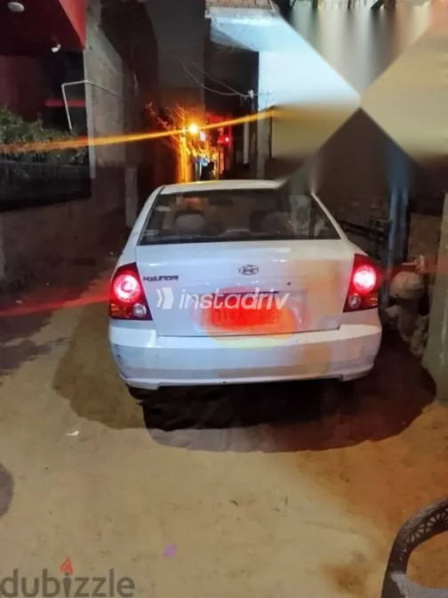 هيونداي فيرنا 2012 أبيض مستعملة للبيع - 2