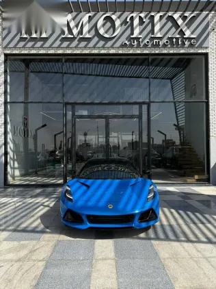 لوتس اميرا 2025 أزرق غامق جديدة للبيع