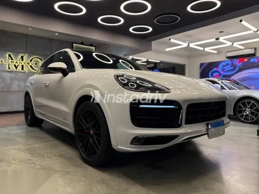 Porsche Cayenne 2022 White Used for Sale - 2