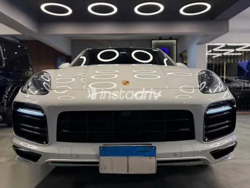 Porsche Cayenne 2022 White Used for Sale - 3
