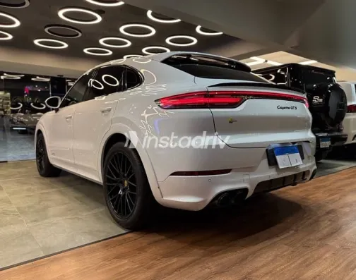 Porsche Cayenne 2022 White Used for Sale - 4