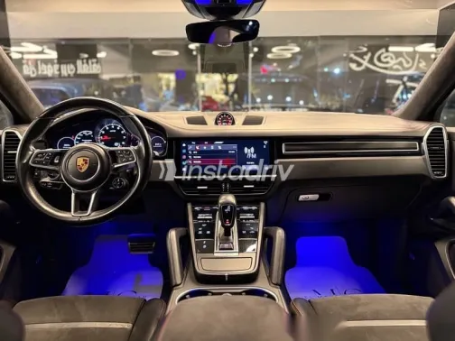 Porsche Cayenne 2022 White Used for Sale - 7
