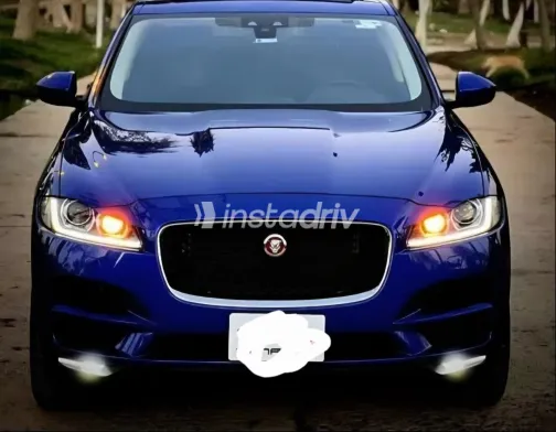 Jaguar F-Pace 2019 White Used for Sale - 2