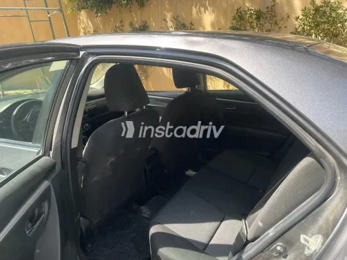 Toyota Corolla 2015 White Used for Sale - 3