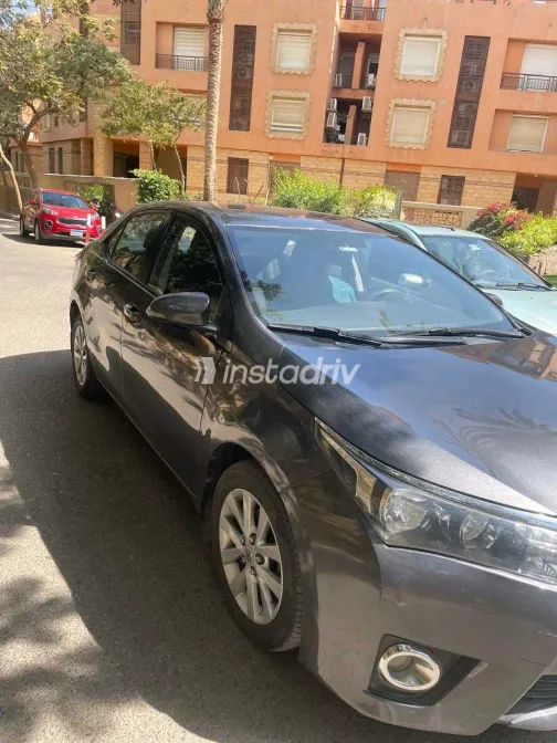 Toyota Corolla 2015 White Used for Sale - 5