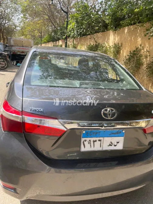 Toyota Corolla 2015 White Used for Sale - 6