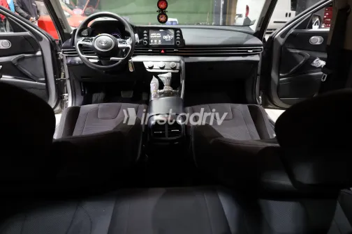 Hyundai Elantra CN7 2021 White Used for Sale - 3