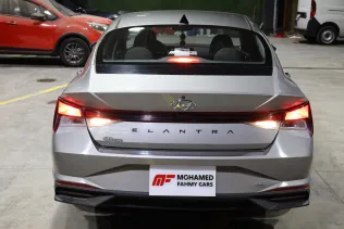 Hyundai Elantra CN7 2021 White Used for Sale
