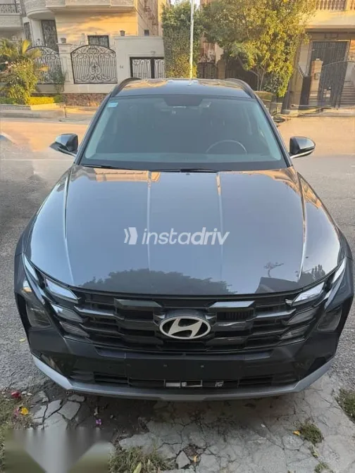 هيونداي توسان 2025 رمادي مستعملة للبيع - 1