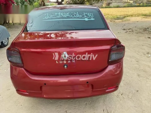 رينو لوجان 2015 أحمر مستعملة للبيع - 1
