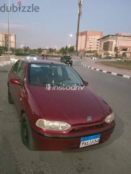 فيات سينا 2002 أحمر مستعملة للبيع - 3