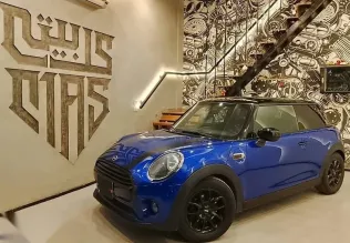 مينى كوبر 2021 أزرق غامق مستعملة للبيع