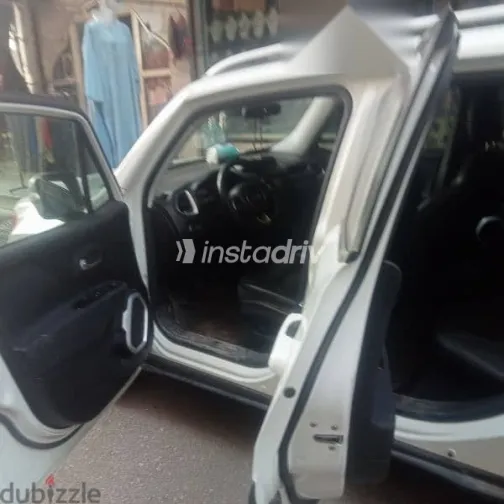 Jeep Renegade 2016 White Used for Sale - 4