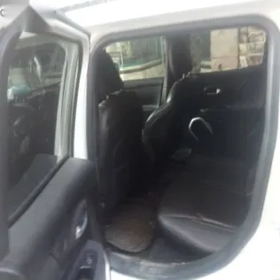 جيب رينيجيد 2016 أبيض مستعملة للبيع