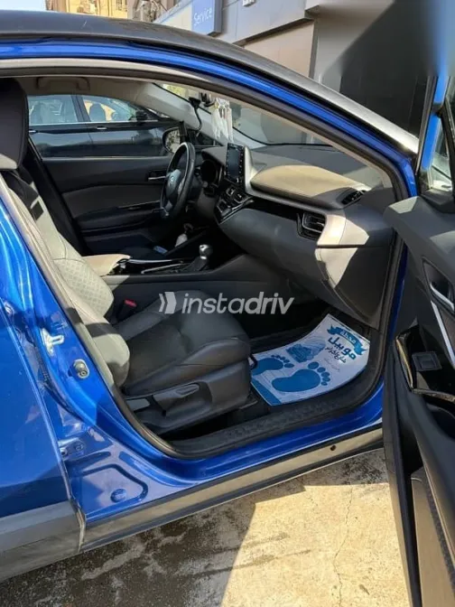 تويوتا C-HR 2022 أزرق غامق مستعملة للبيع - 5