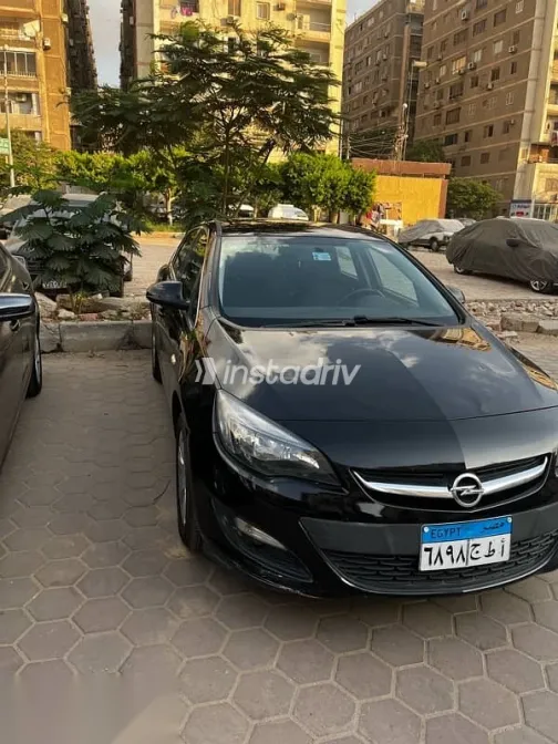 اوبل أسترا 2019 أسود مستعملة للبيع - 3