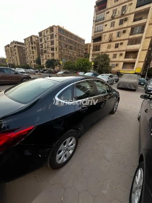 اوبل أسترا 2019 أسود مستعملة للبيع - 4