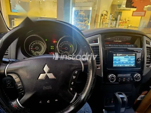 ميتسوبيشي باجيرو 2016 رمادي مستعملة للبيع - 3