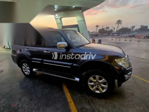 ميتسوبيشي باجيرو 2016 رمادي مستعملة للبيع - 6