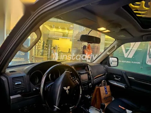 ميتسوبيشي باجيرو 2016 رمادي مستعملة للبيع - 8