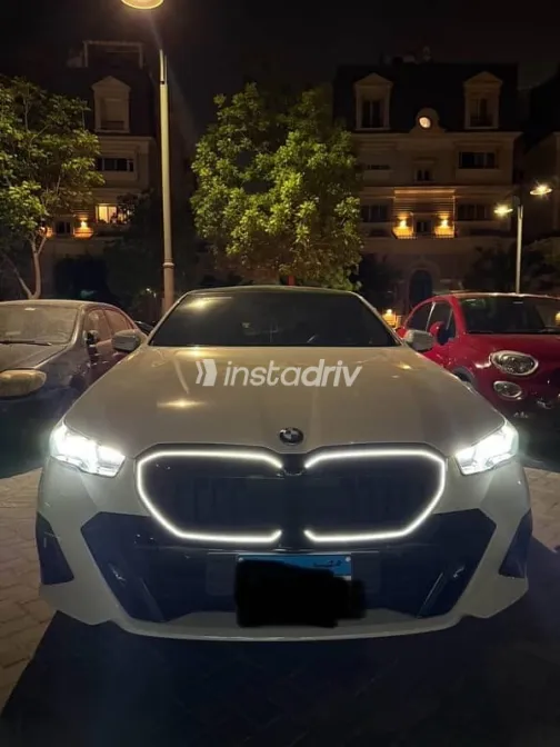 بي ام دبليو 520 2024 أبيض مستعملة للبيع - 1
