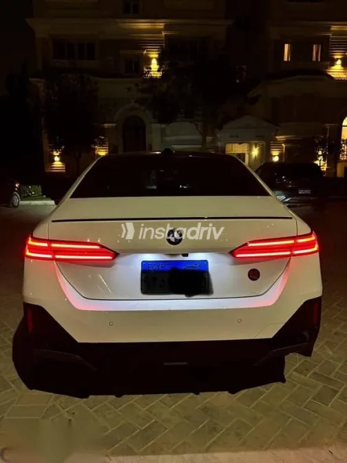 بي ام دبليو 520 2024 أبيض مستعملة للبيع - 10