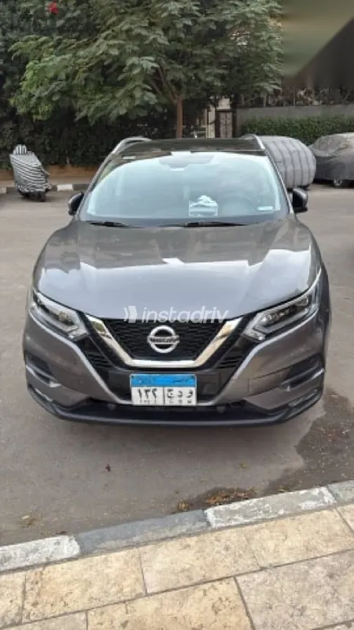 Nissan Qashqai 2019 Gray Used for Sale - 1