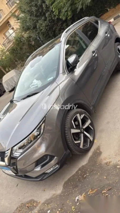 Nissan Qashqai 2019 Gray Used for Sale - 8