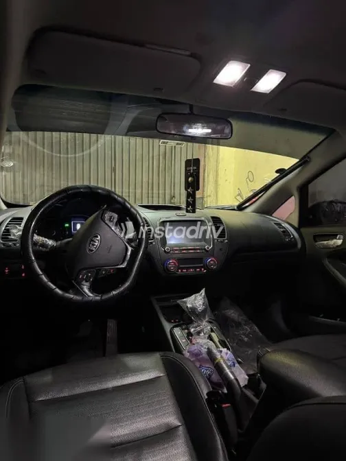 Kia Cerato 2017 Gray Used for Sale - 2