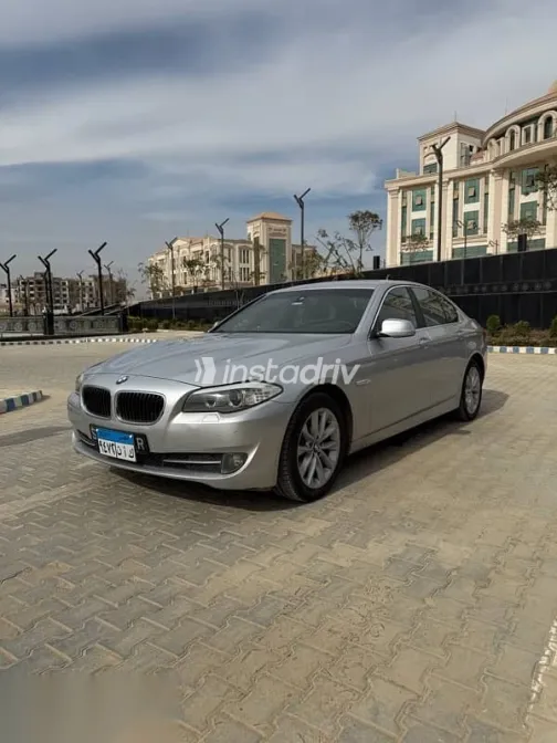 بي ام دبليو 523 2011 فضي مستعملة للبيع - 1