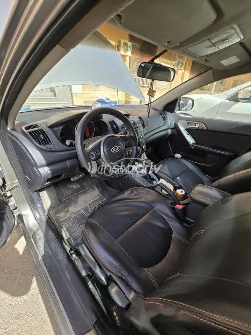 Kia Cerato 2011 Orange Used for Sale - 3