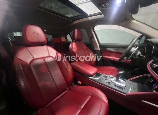 الفاروميو ستلفيو 2021 أبيض مستعملة للبيع - 4