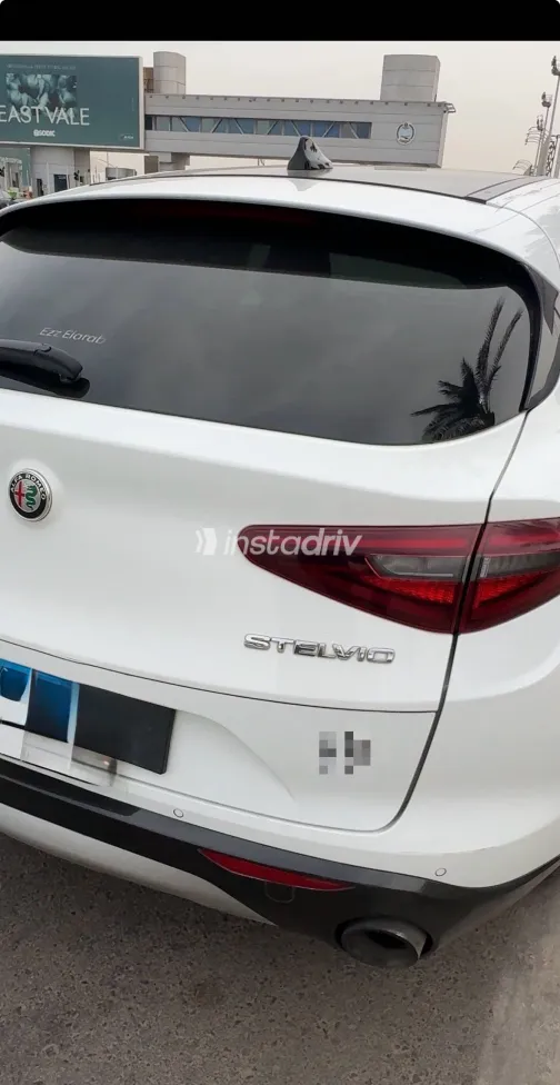 الفاروميو ستلفيو 2021 أبيض مستعملة للبيع - 6