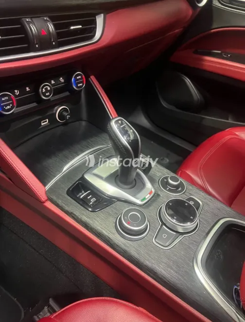 الفاروميو ستلفيو 2021 أبيض مستعملة للبيع - 8