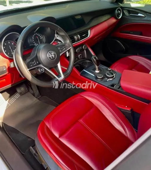 الفاروميو ستلفيو 2021 أبيض مستعملة للبيع - 9