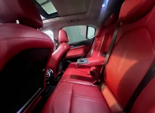 الفاروميو ستلفيو 2021 أبيض مستعملة للبيع