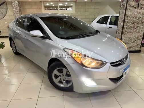 هيونداي افانتي 2011 فضي مستعملة للبيع - 2