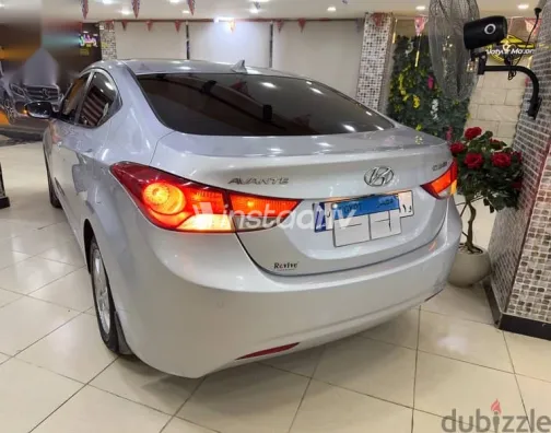 هيونداي افانتي 2011 فضي مستعملة للبيع - 4