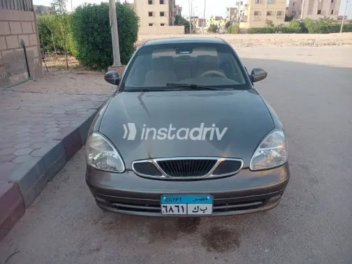 دايو نوبيرا 1999 ذهبي مستعملة للبيع - 1