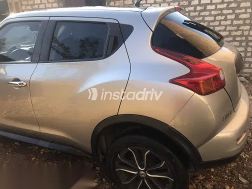 نيسان جوك 2014 فضي مستعملة للبيع - 2