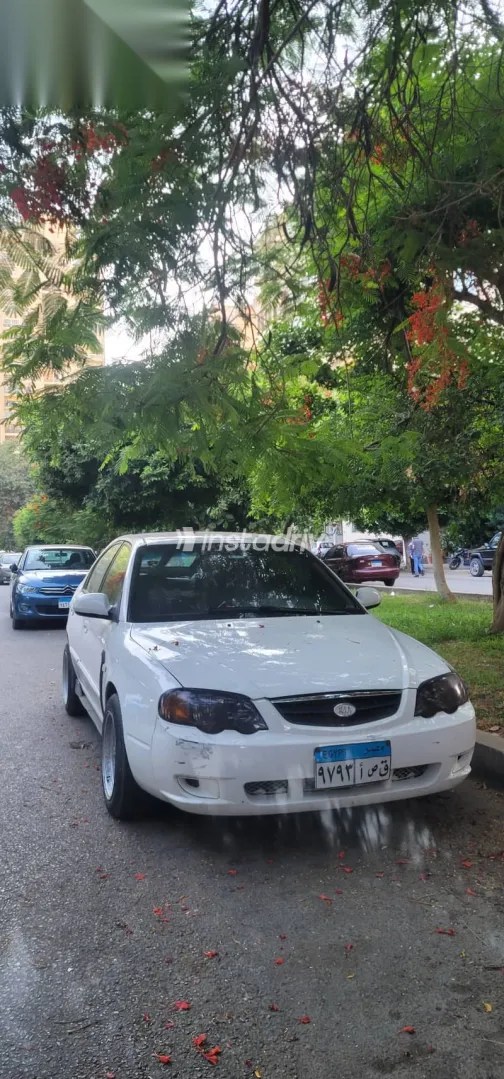 Kia Shuma 2001 White Used for Sale - 2