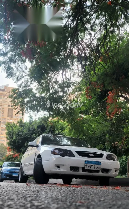 Kia Shuma 2001 White Used for Sale - 4