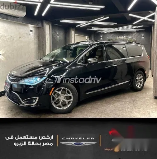 Chrysler Pacifica 2019 Black Used for Sale - 5