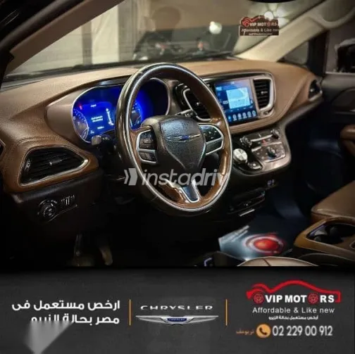 Chrysler Pacifica 2019 Black Used for Sale - 7