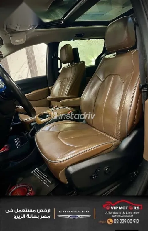 Chrysler Pacifica 2019 Black Used for Sale - 8