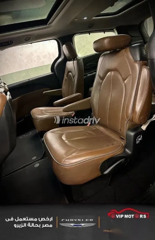 Chrysler Pacifica 2019 Black Used for Sale - 10