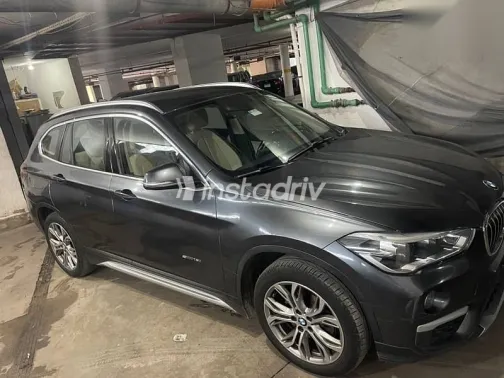 بي ام دبليو X1 2017 رمادي مستعملة للبيع - 2